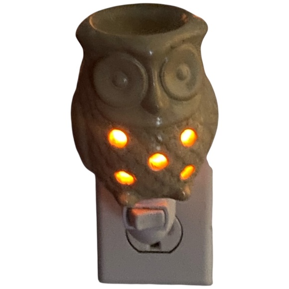 Ceramic Mini Owl plug in Candle Wax and Oil Warmer, night light - Picture 9 of 14